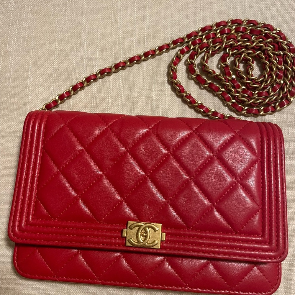 CHANEL Red Quilted Wallet On Chain with Gold Chain